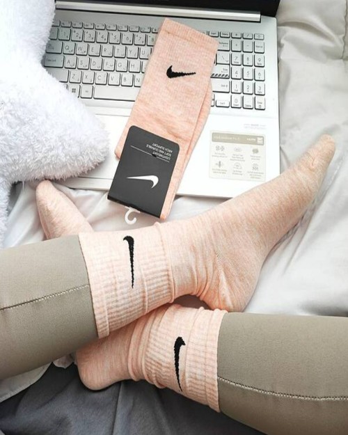  جوراب ساقدار نایکی رگه دار 